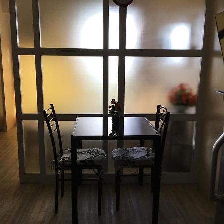 Condominium With Swimming Pool And Viewing Deck Tagaytay City Bagian luar foto