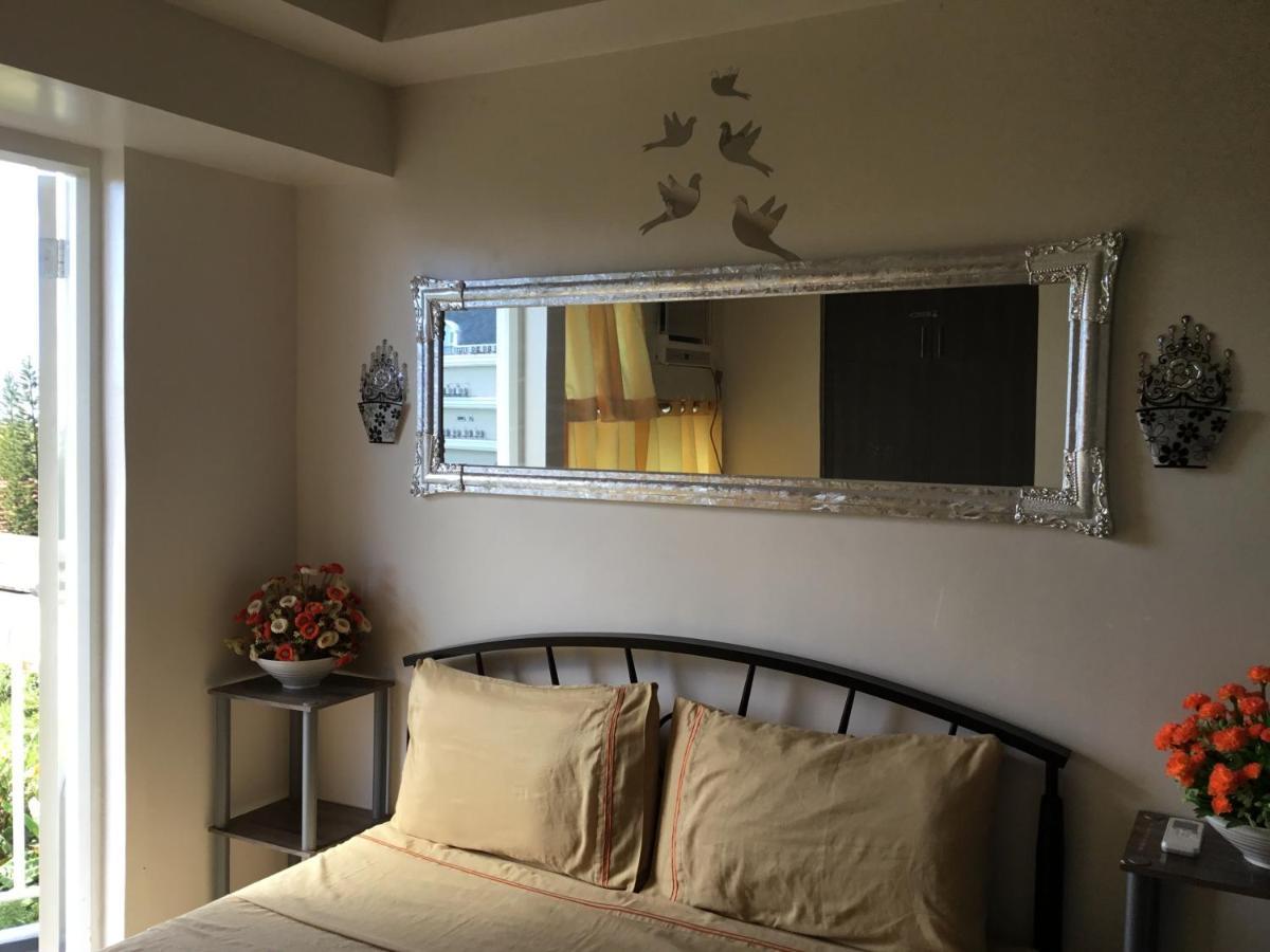 Condominium With Swimming Pool And Viewing Deck Tagaytay City Bagian luar foto