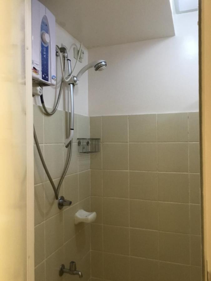 Condominium With Swimming Pool And Viewing Deck Tagaytay City Bagian luar foto